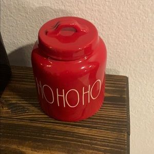 Red Hohoho canister for Melanie Williams